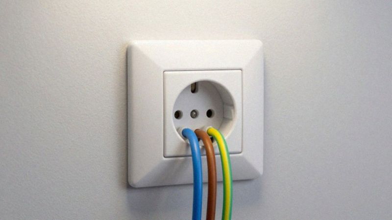 Jak rozpoznać przewód fazowy i neutralny?