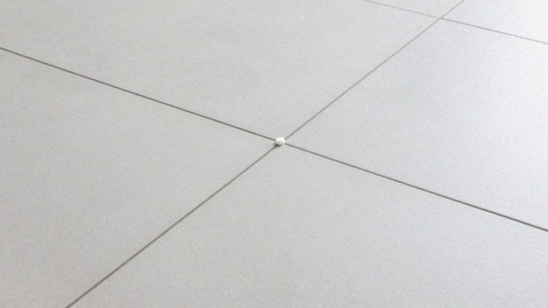 Jaką szerokość fugi stosować przy płytkach 60x60?