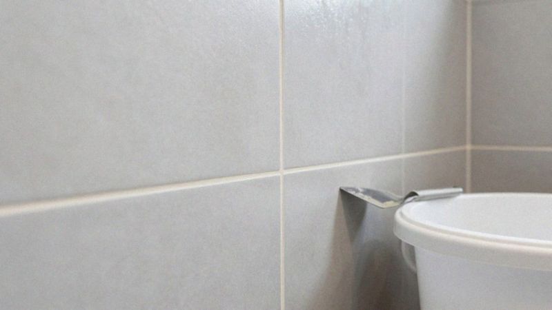 Jak zabezpieczyć hydroizolację i fugi przy kładzeniu płytek?