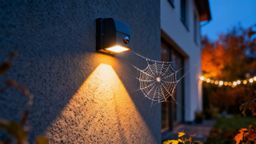 Jak działa lampa z czujnikiem ruchu i zmierzchu? Przewodnik po technologiach i korzyściach