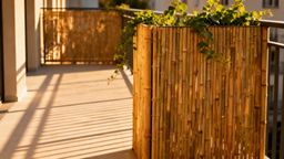 Jak odgrodzić balkon od sąsiadów? Skuteczne metody i porady